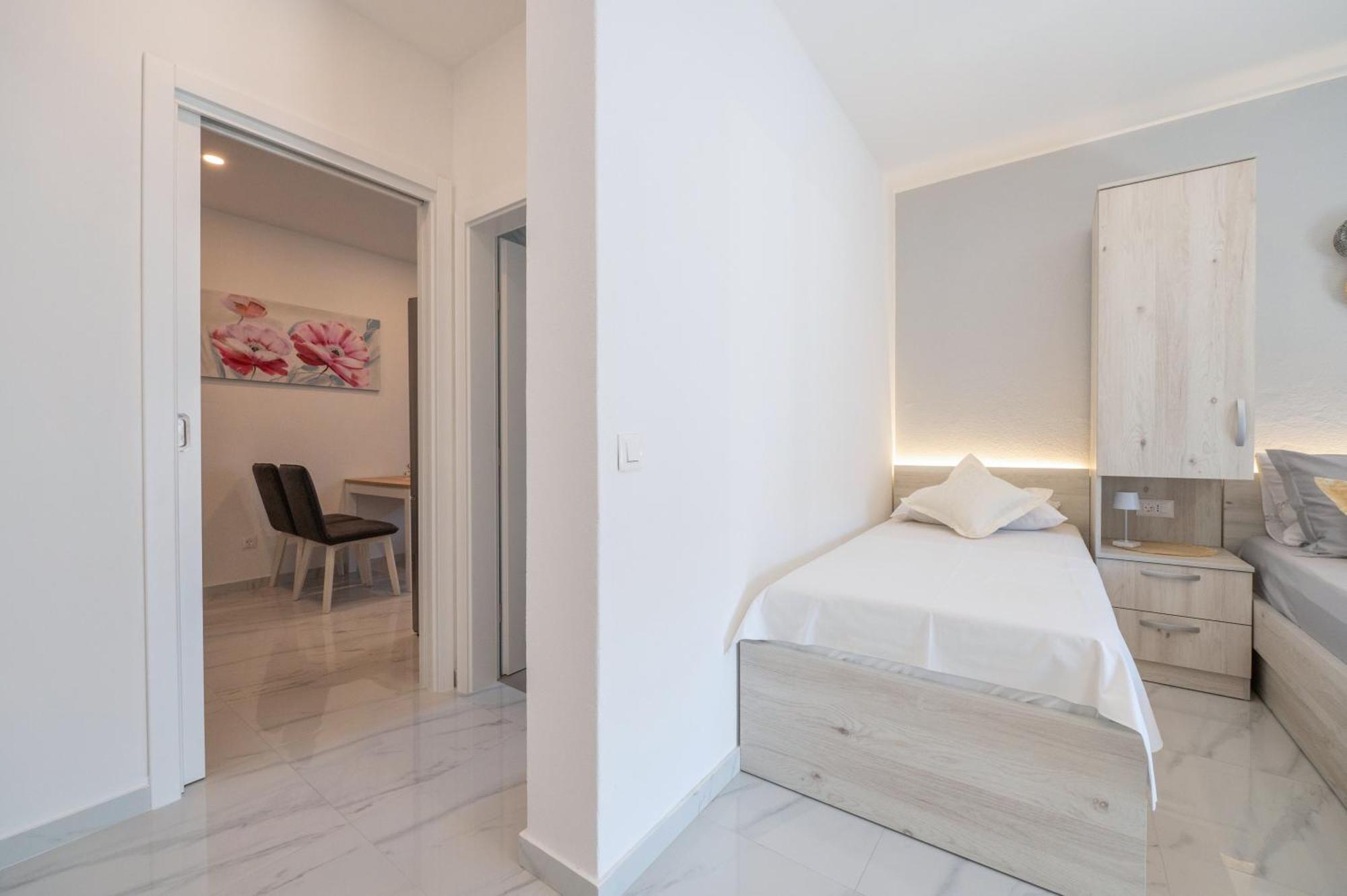 Apartmants Sestic Tučepi Esterno foto