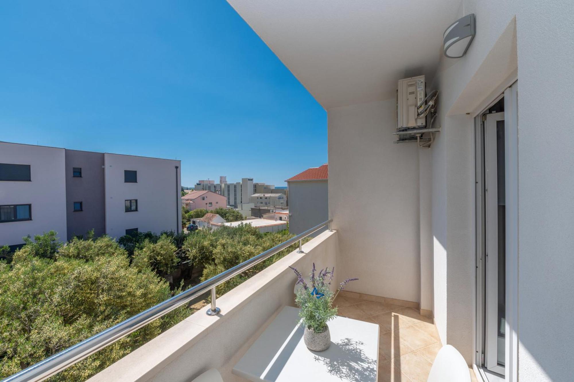 Apartmants Sestic Tučepi Esterno foto