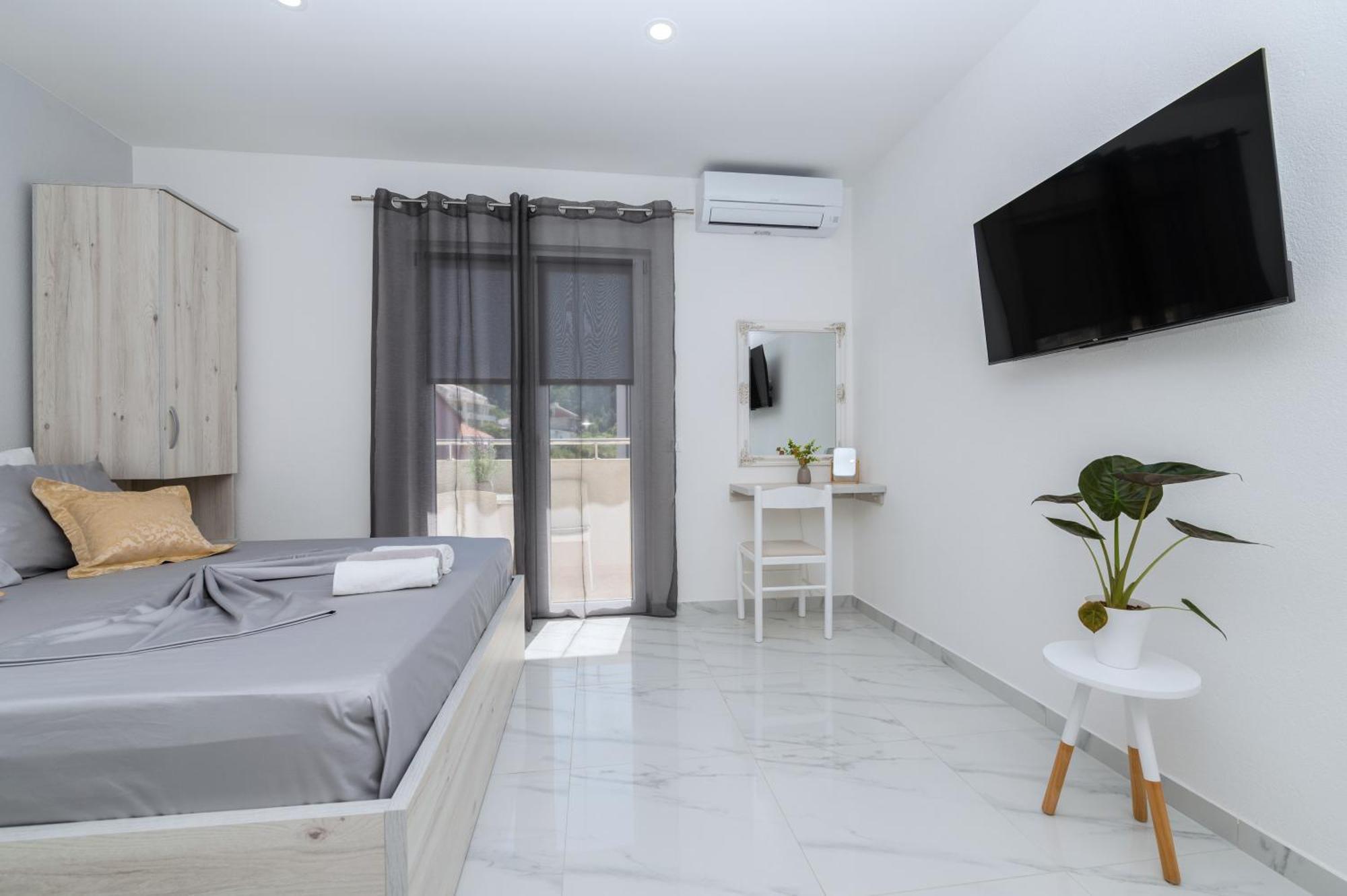 Apartmants Sestic Tučepi Esterno foto
