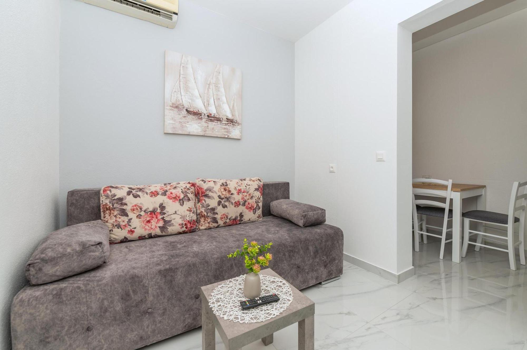 Apartmants Sestic Tučepi Esterno foto