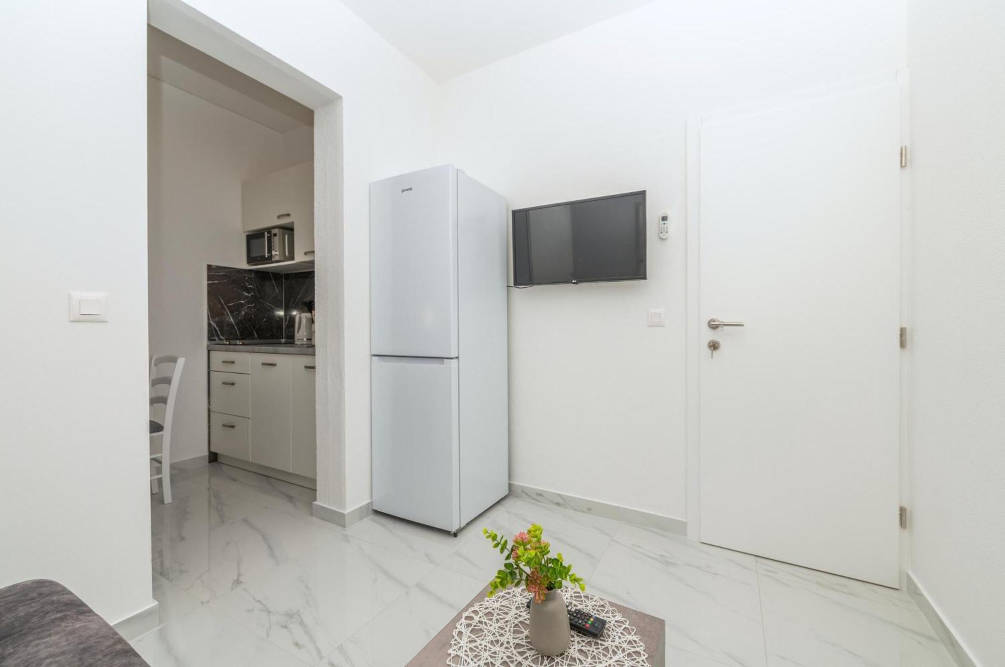 Apartmants Sestic Tučepi Esterno foto